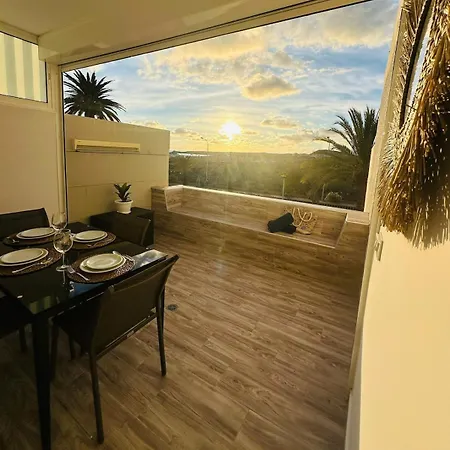 Costero Atardecer Dorado לאס גלטאס